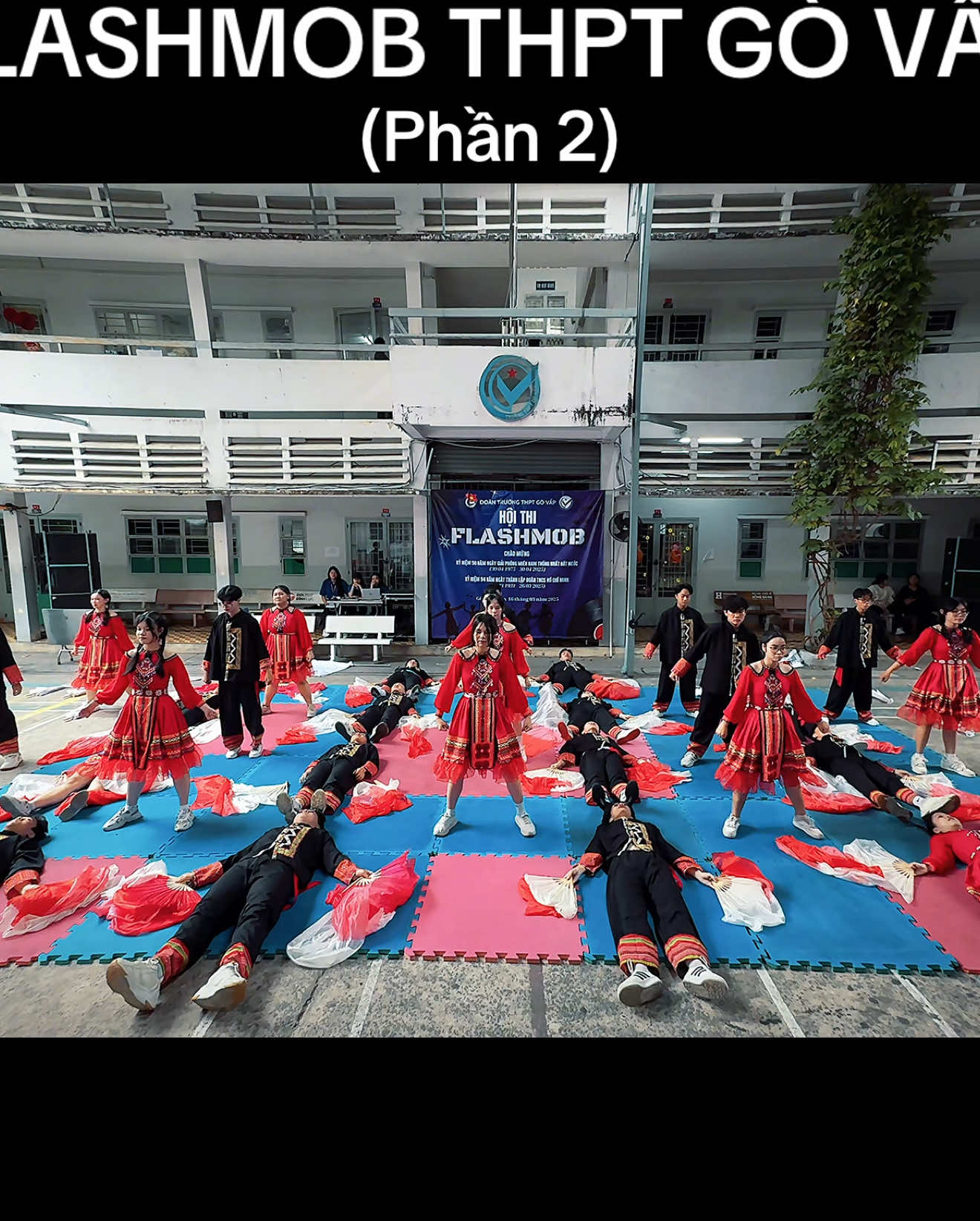 Để 11b1 nói cho mà nghe🤓 #flashmob #xh #hoangthuylinh #biendaolev #lev #11b1 
