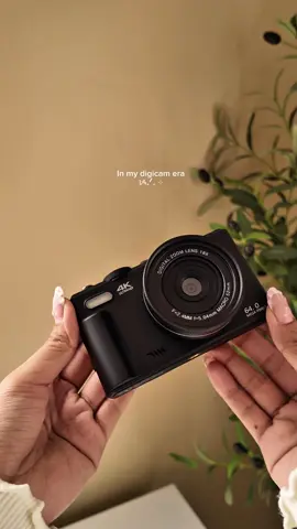 in my digicam era 🫶 #digicam #vetek #vetekcamera #flipscreencamera #digitalcamera #camera 