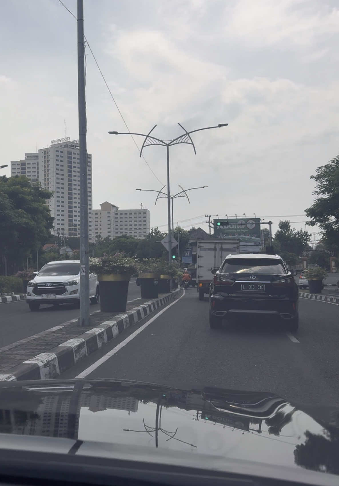 Serasa berkendara di luar negri sebelah kanan. #surabaya 