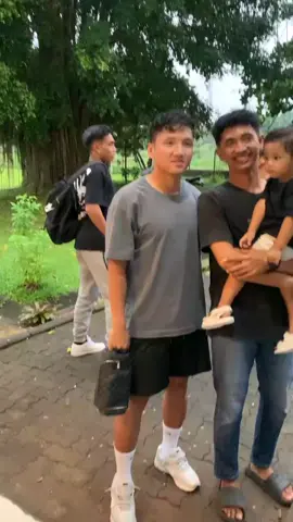 kan kan mau kabur 🤣 #rizkyridho #persijajakarta  #timnasindonesia 