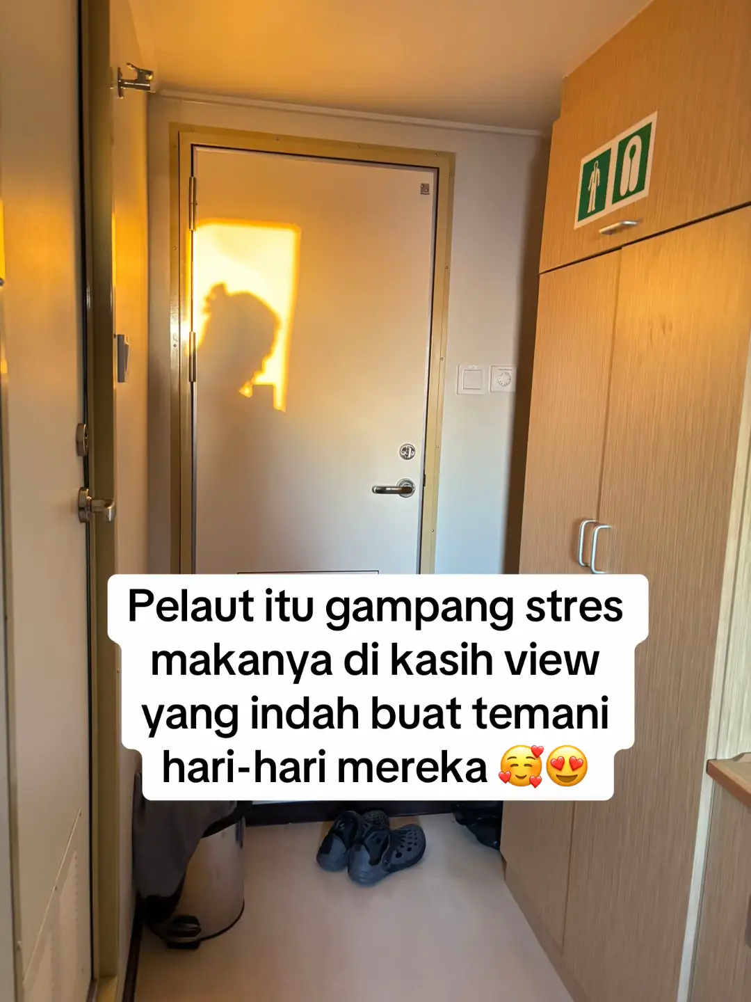 Pesona galeri kuli 🌅🚢🌊Ambil saja foto2 cantik nya tidak usah malu-malu hehe 😭✌️#pelautindonesia #seamantiktok #senja #kulikapal #kulikapal⛓️🌍🚢 #pelautpunyacerita #pelaut #laut #kapal #pelayaran #lifeatsea🌊🚢 #lifeatsea #seamanlife #pasanganpelaut #fypシ゚ #masukberanda 