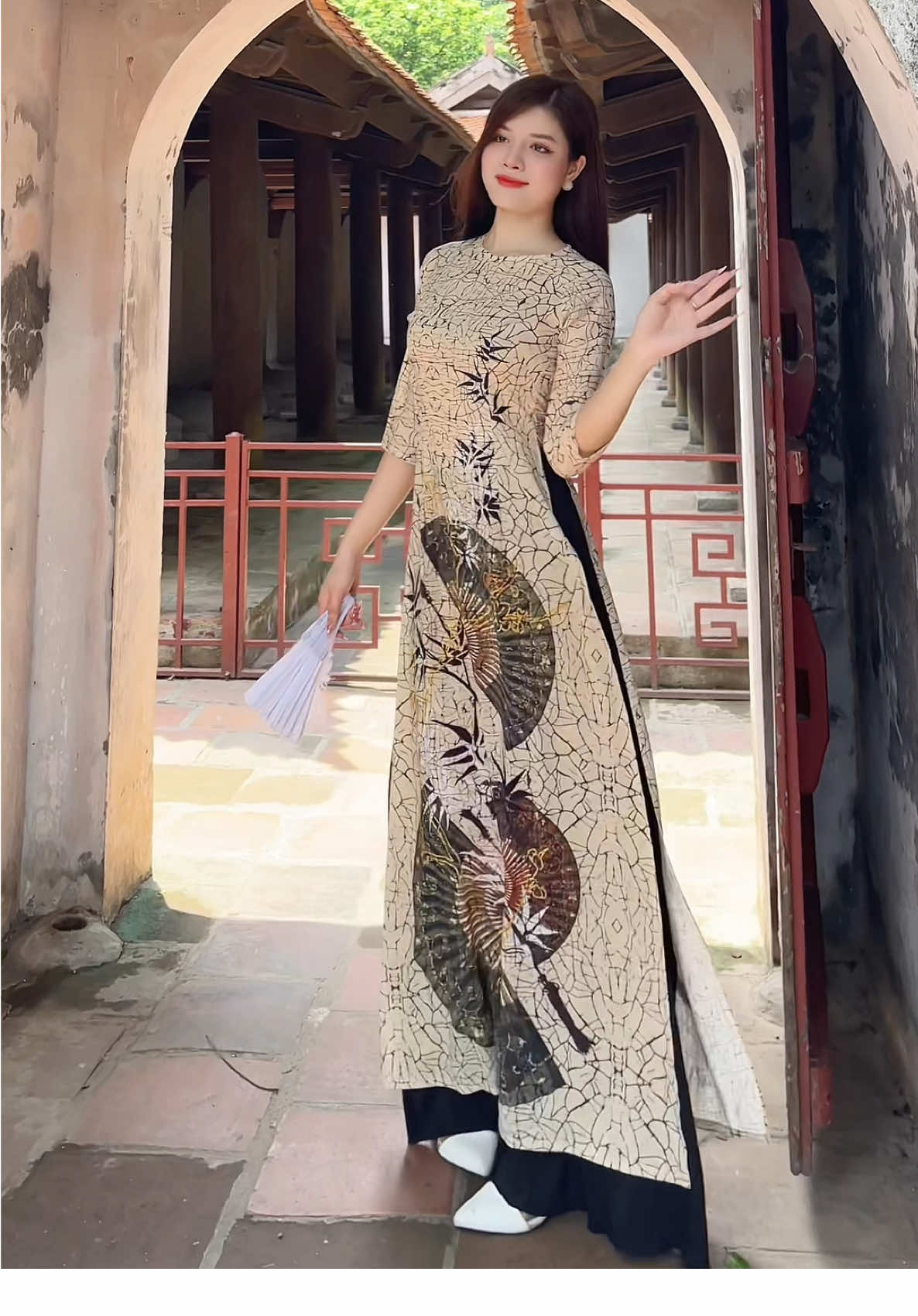 Áo đẹp mẫu xinh ❤️ #TikTokShopThoiTrend #ThoiTrend #LuotTrendSamChat #LenMotHeChill #aodaiinhoa3d #aodaiinhoa #aodaihoanhi #aodaiquynhnguyen 