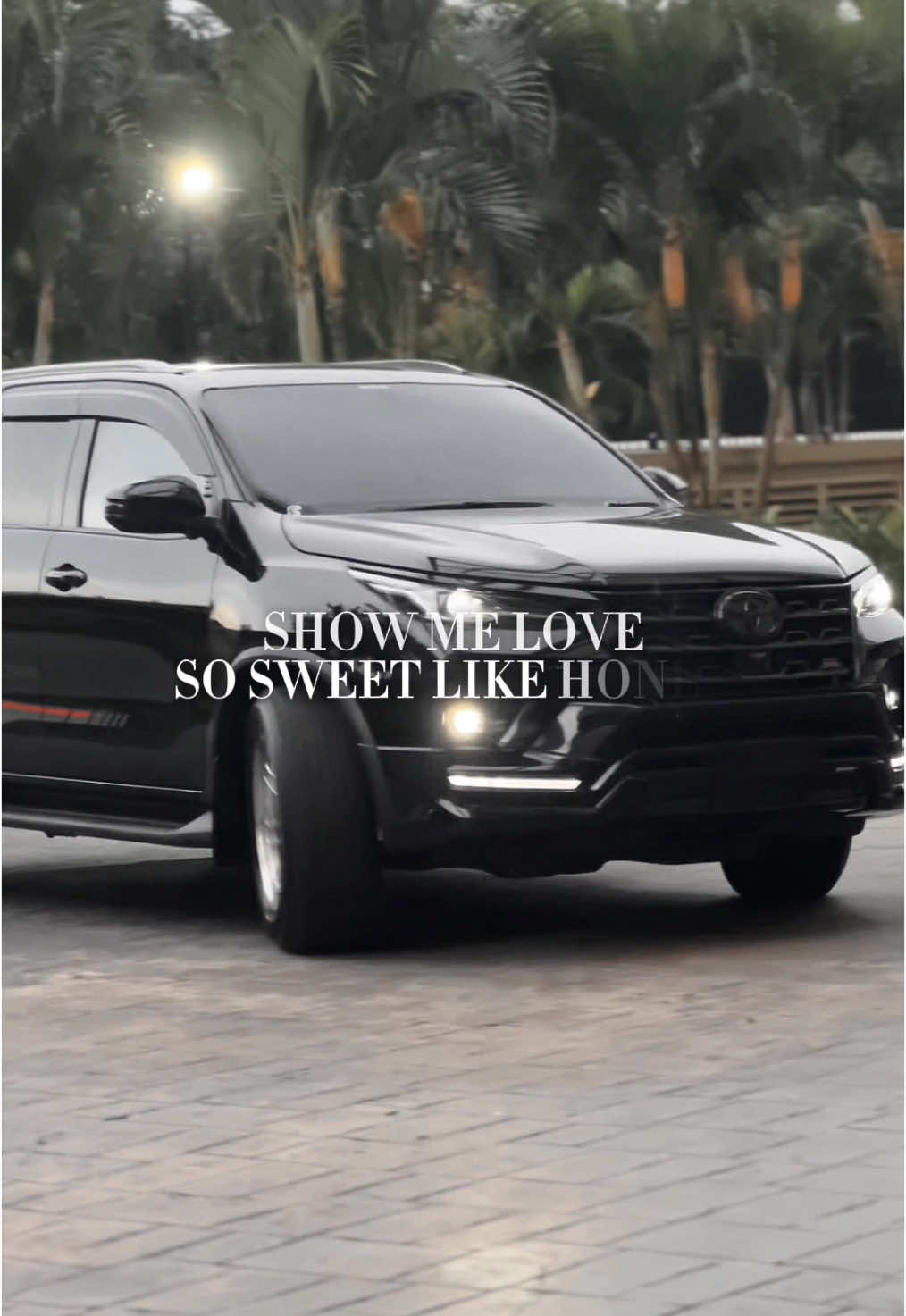 ada anomali lewat🗿 #toyota #fortuner #shoot #cinematic #diesel #enkei #alpino #carmeet #fyp #CapCut 