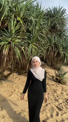 Beach outfit 🏖 #fyp #outfitcheck #outfitinspo #beachvibes #fypage 