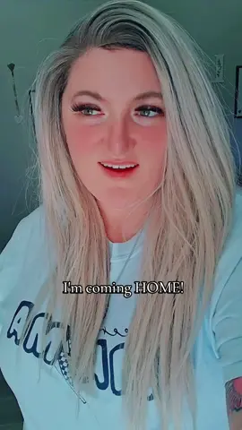 It has been so incredibly hard to move away from our friends that had become our family. we miss them so much. This trip means the world to us. We knew when we made this trip a huge part of it was going to be to surprise Autumn. She sure was surprised! #priceless 