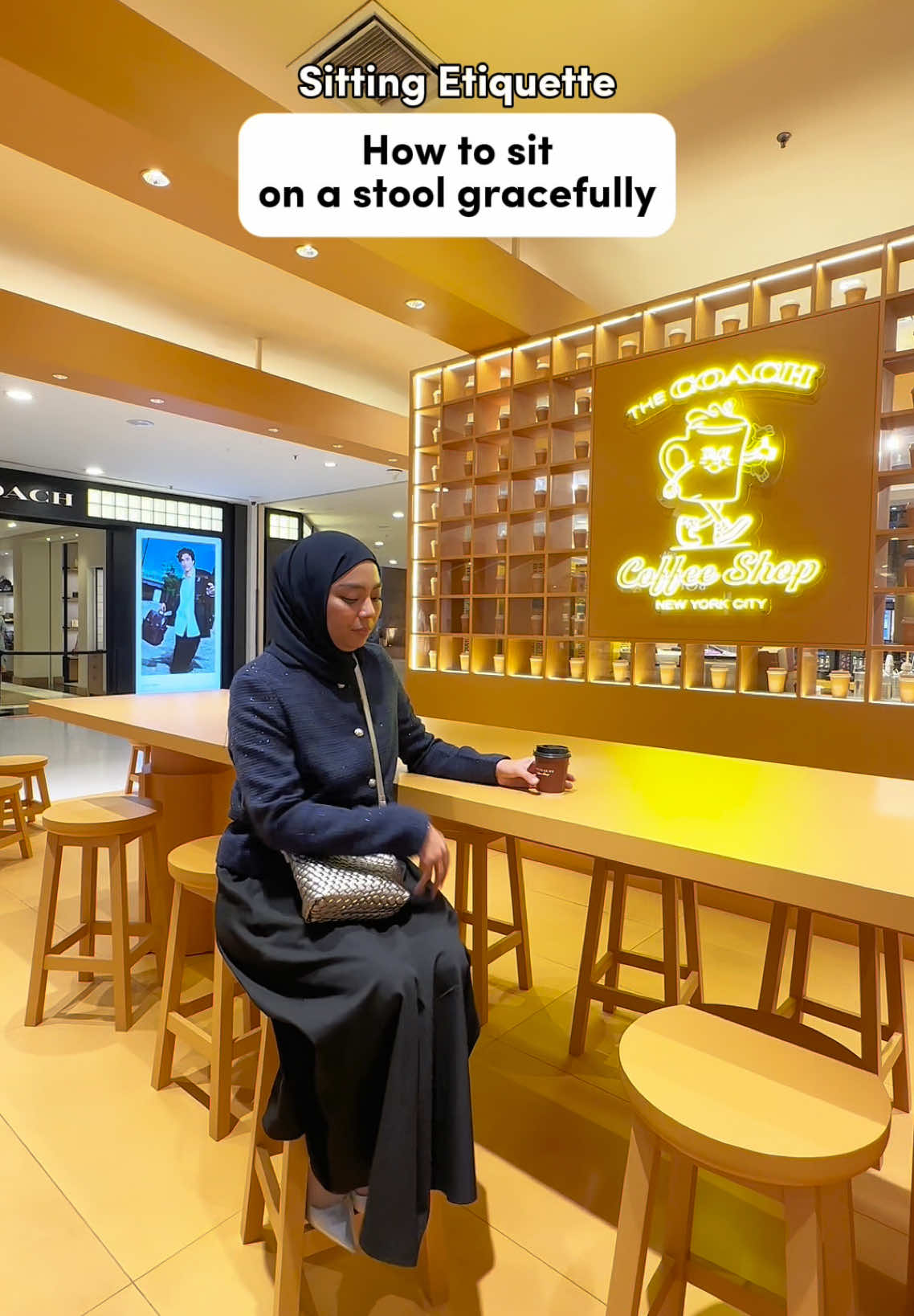 Do you know how to sit gracefully on a stool? #tiktokmalaysia #fypmalaysia #malaysia #etiquette #etiquettetips #etika #ladies #ladyetiquette #tablemanners #socialetiquette #sitting 