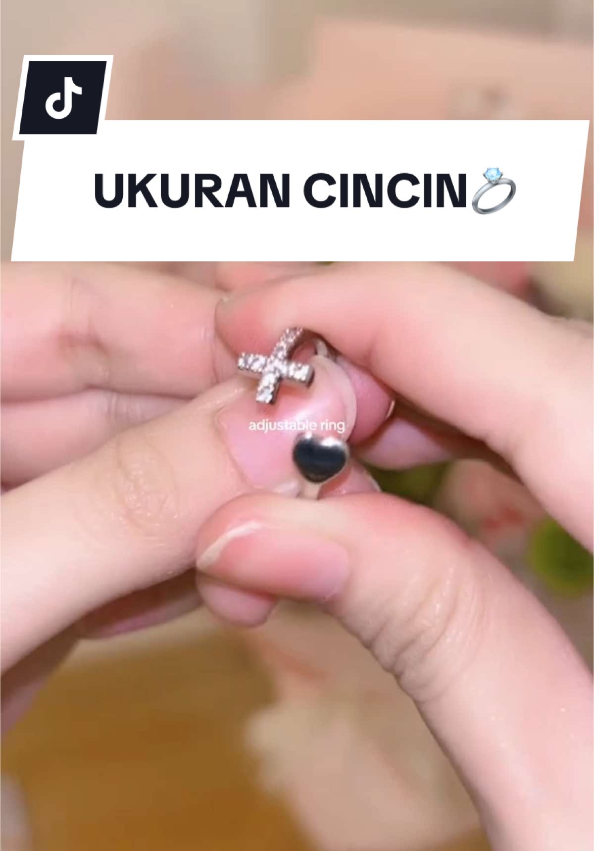 Replying to @febiola KAK!! gaperlu bingung sama ukuran jari karena cincin salib kita sudah  Adjustable🥰✨ YEAYYY bisa langsung pake tanpa takut ukurannya ga pass!!😆🫵 Yukk dapetin sekarang sebelum keabisann🥲 (maaf jarinya tremor abis minum kopi🙈) #jewerly #perhiasan #ring #salib #cross #fyp 