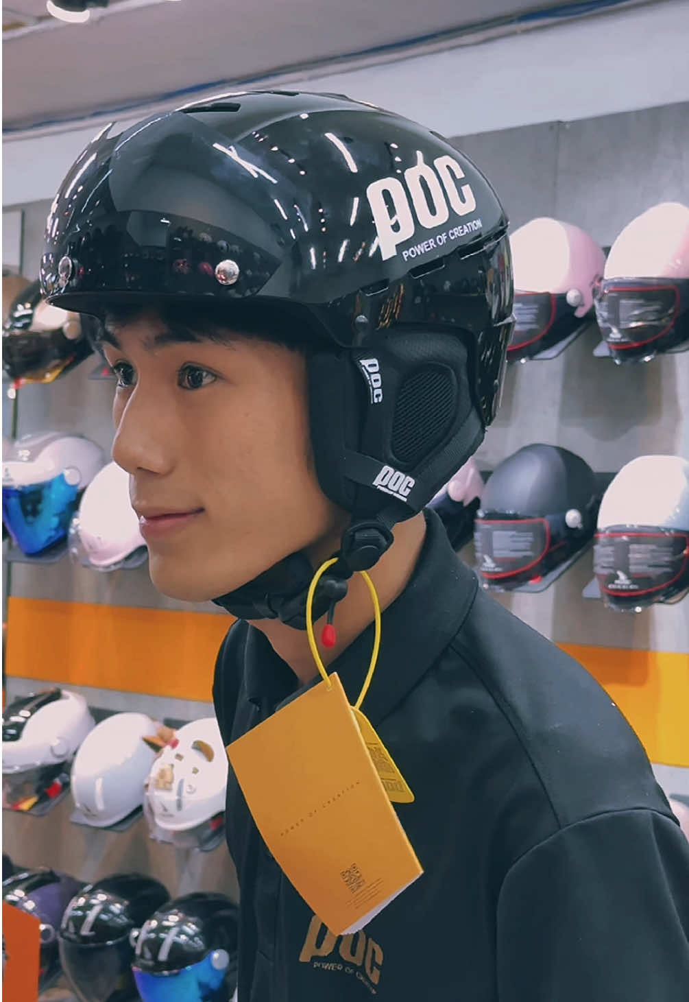 POC P10 không chỉ độ được kính lật.@@ Nay đã có thêm Kính Nam Châm nữa nhé cả nhà  #POCSKY #nonpocchinhhang #Falcon_Bee #Poc_P10 #POC 