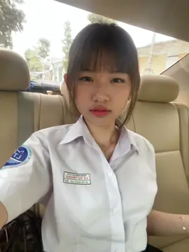 áo còn trắng v