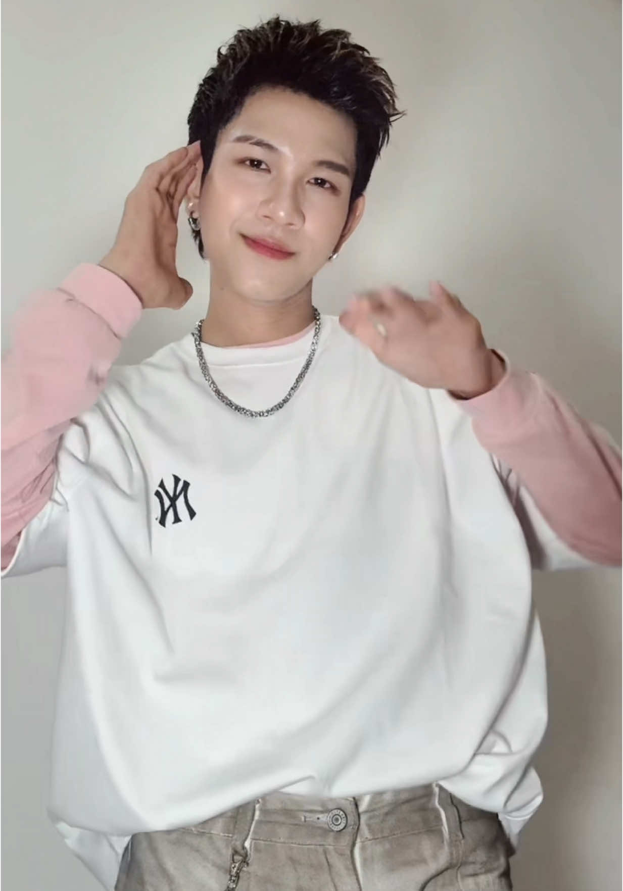 🤍🩷 Shake it to the max dance challenge #shine #zawshinehtet #update #trend #dance #challenge #duet #join 