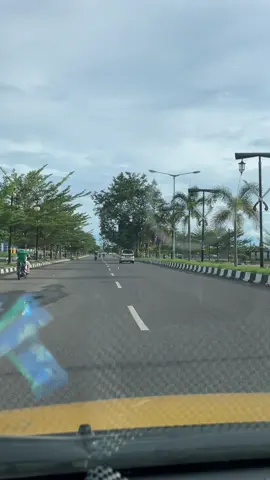 Jalan2 sambil kerja 🙏 #fyp #fypage #fypdong #fyppp #fypシ゚ #fypviraltiktok #fypnggakni #sofifi #sofifimalukuutara🕊 #sofifimalukuutara #alun2sofifi #jalan2sore