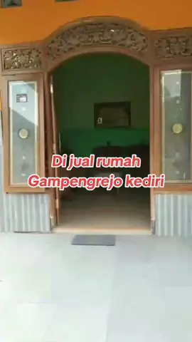 Di jual rumah akses aspal Gampengrejo Kediri 085816055081 Surat sudah Sertifikat. Fasilitas: - Luas tanah 550 m - 3 Kamar Tidur - 2 Kamar Mandi. - 1 Ruang Tamu - 1 Ruang Keluarga - 1 Ruang Dapur - Tanah Lahan Kosong Dibelakang Rumah - Garasi Mobil disamping - Halaman Kosong Didepan Rumah - Pintu dan Jendela Dari Kayu Jati - Ruang Untuk Sholat - Pintu Samping - Teras Rumah. - 650jt nego #berandatiktokfyp #berandatiktok #propertyinvestment #rumah #musikviral #musiktrending #berandafypシviral #dijual 