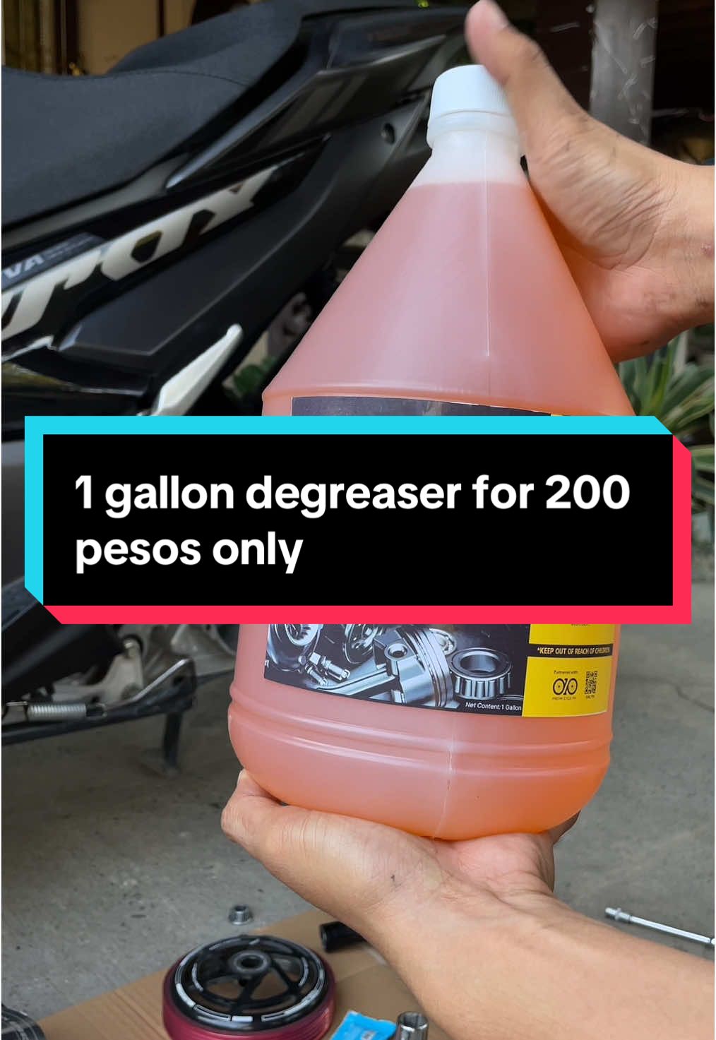 Isang galon na sa halagang 200 pesos grabe naman yan RAC🔥 #racdegreaser #degreaser #cvtcleaning #maintenance #motorcycleaccessories #motorcycle 