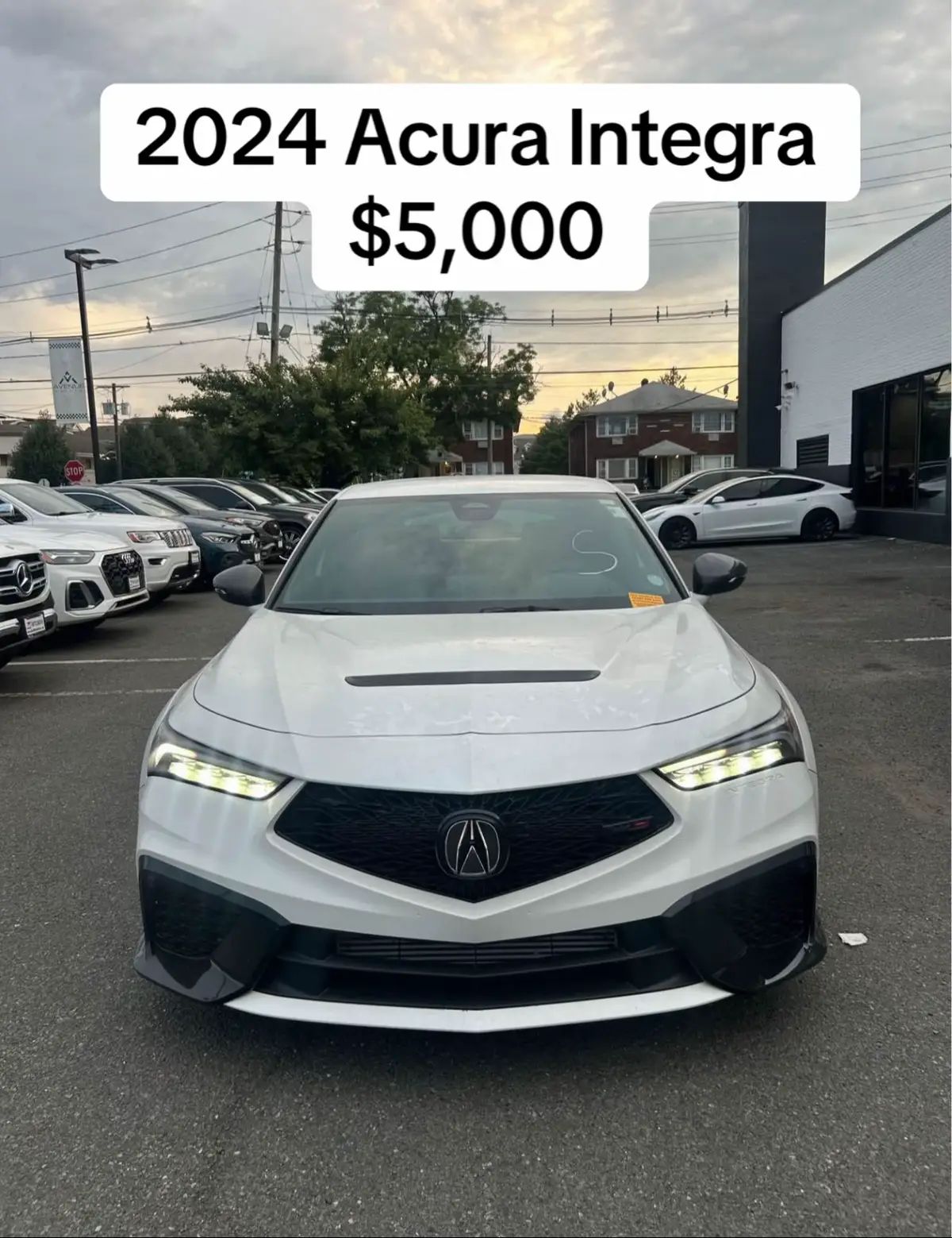 Driven 5,207 miles Manual White Red