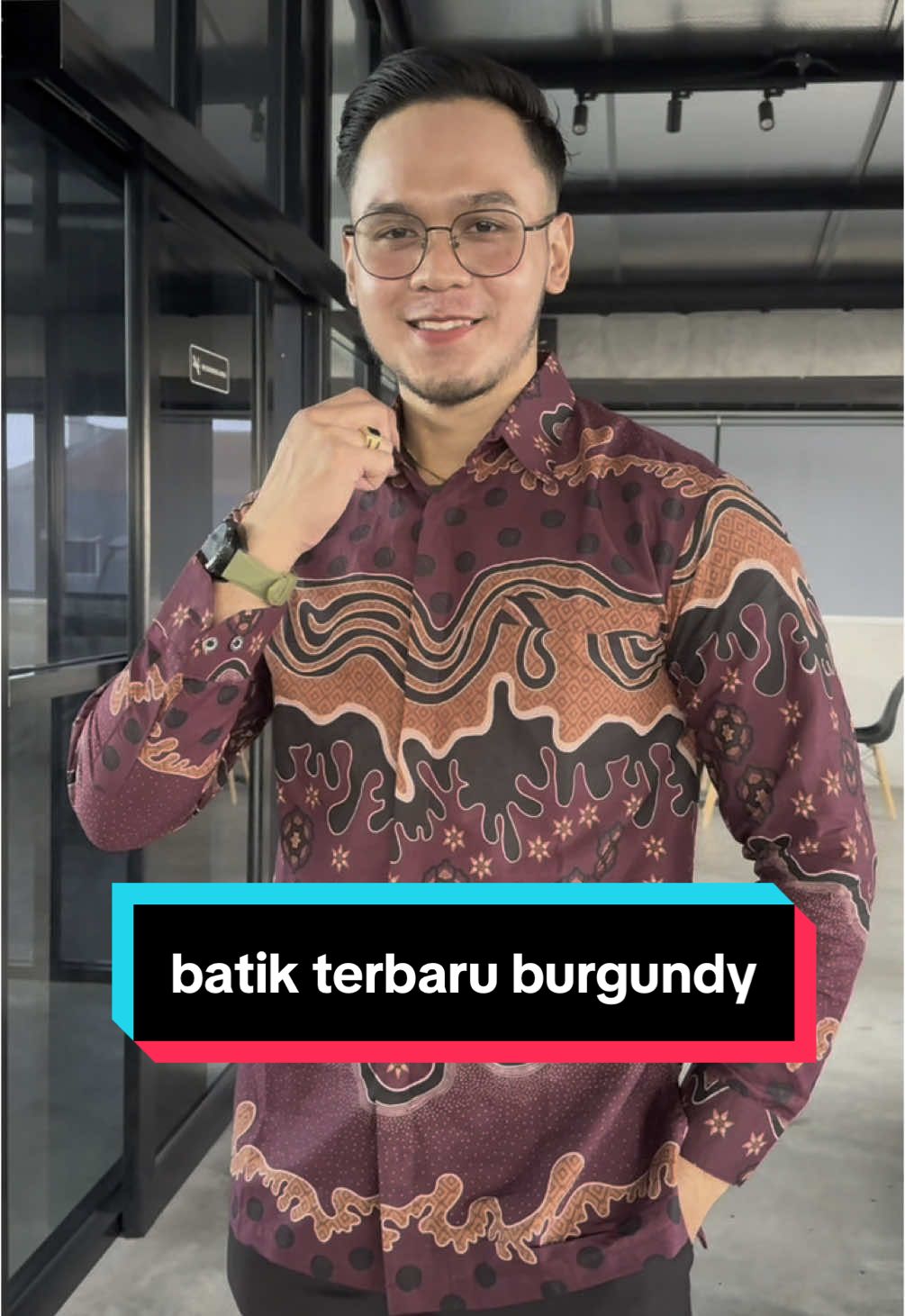 batik burgundy terbaru cocok untuk couple kondangan #batikkondangan #batikterbaru #batikcouple #batikburgundy #batikluhuradiputra #affiliate #jumathemat #batikbestseller #livebatik 