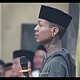 penampilanmu tidak menjamin siapa kamu, tapi sifat dan perbuatanmu lah yang menjamin siapa dirimu! #storywa #motivasi #sadstory #katakata #fyp