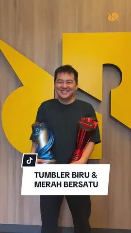 Trend yang sulit ditiru. Tumbler merah & biru bersatuuu🤜🤛 @rrq_ap #teamrrq #vivarrq #vctpacific #efootball #esports 