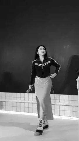 Bodoh kah diriku? @tiara andini #tiaraandini #konser #tanpacinta #fyp #viral #trending #centralpark @Mootiara Official ♕ @Garnier Indonesia 