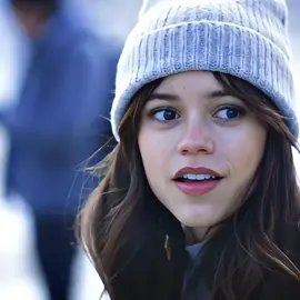 وين اسال اني عنه !!. #jennaortega #جينا_اورتيجا #fyp #explore 