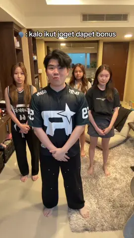 Suruh tim gua kalo ikutin joget rico dapet bonus😂😭 #enricovirly #coupletok #couplegoals 