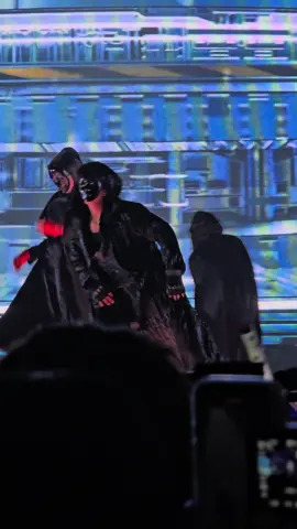 Finally got to see the front view of the performance on D2 @Thanaboon Kiatniran  #lolfanfest2025 #aou_tnbknr 