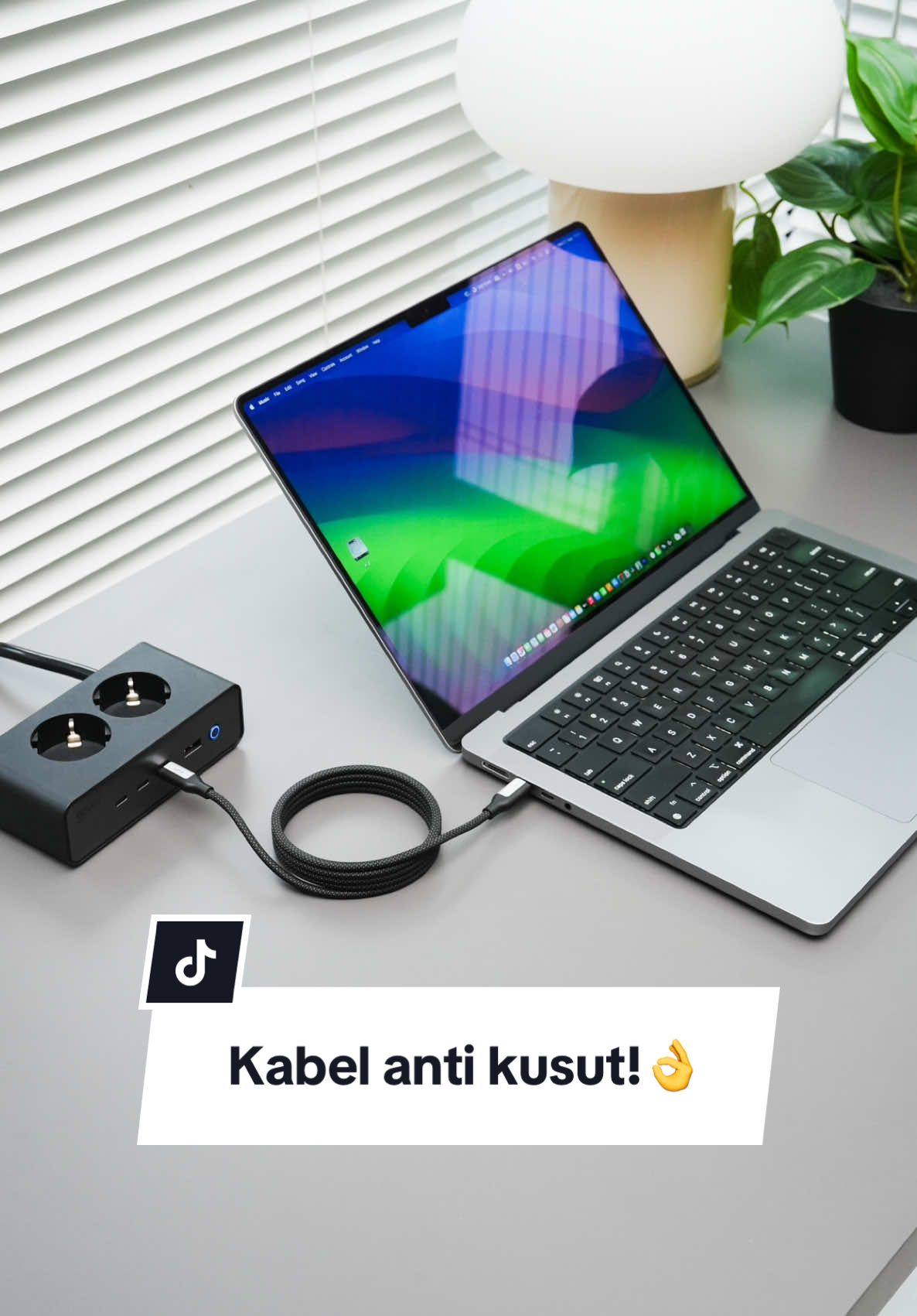 Kabel kalian sering kusut? Pake ini aja auto rapi! Introducing KiiP CMC120 - USB-C 240W Fast Charging Fitur: - Pengisian daya ultra-cepat 240W, cocok untuk laptop, tablet, dan ponsel pintar. - Panjang fleksibel 1,2m untuk pengisian daya yang nyaman di rumah atau saat bepergian. - Desain magnetik untuk manajemen kabel yang mudah dan rapi. - Kabel nilon yang tahan lama, tidak kusut, dan tahan aus. - Desain orisinil, terutama terminalnya yang sangat berbeda dari kabel data lain di pasaran #kiipindonesia #magneticcable #kabelmagnet #usbc #keepyourpowerup 