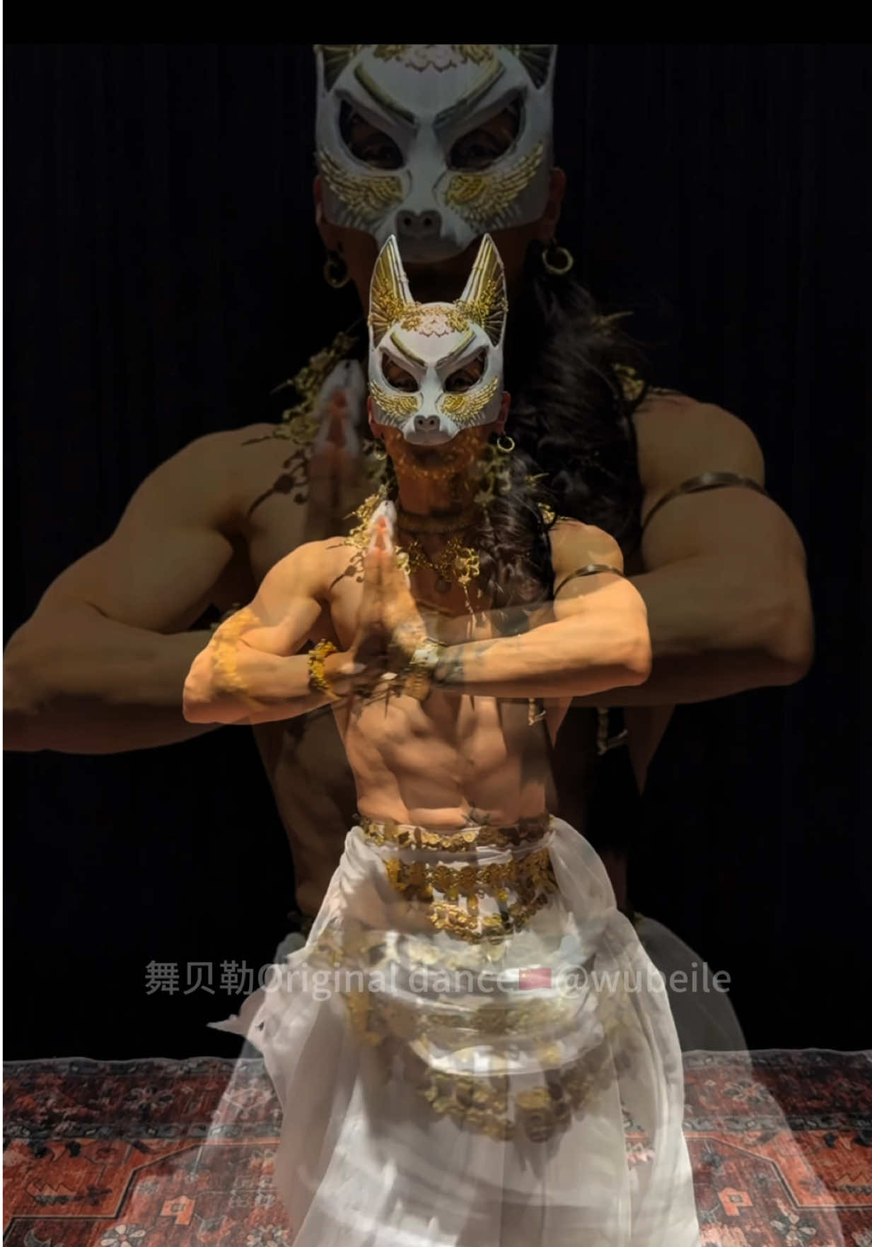 White Anubis#bellydance #dance #肚皮舞 #东方舞 #muscle #腹肌 #肌肉 #Anubis#稳坦摇 