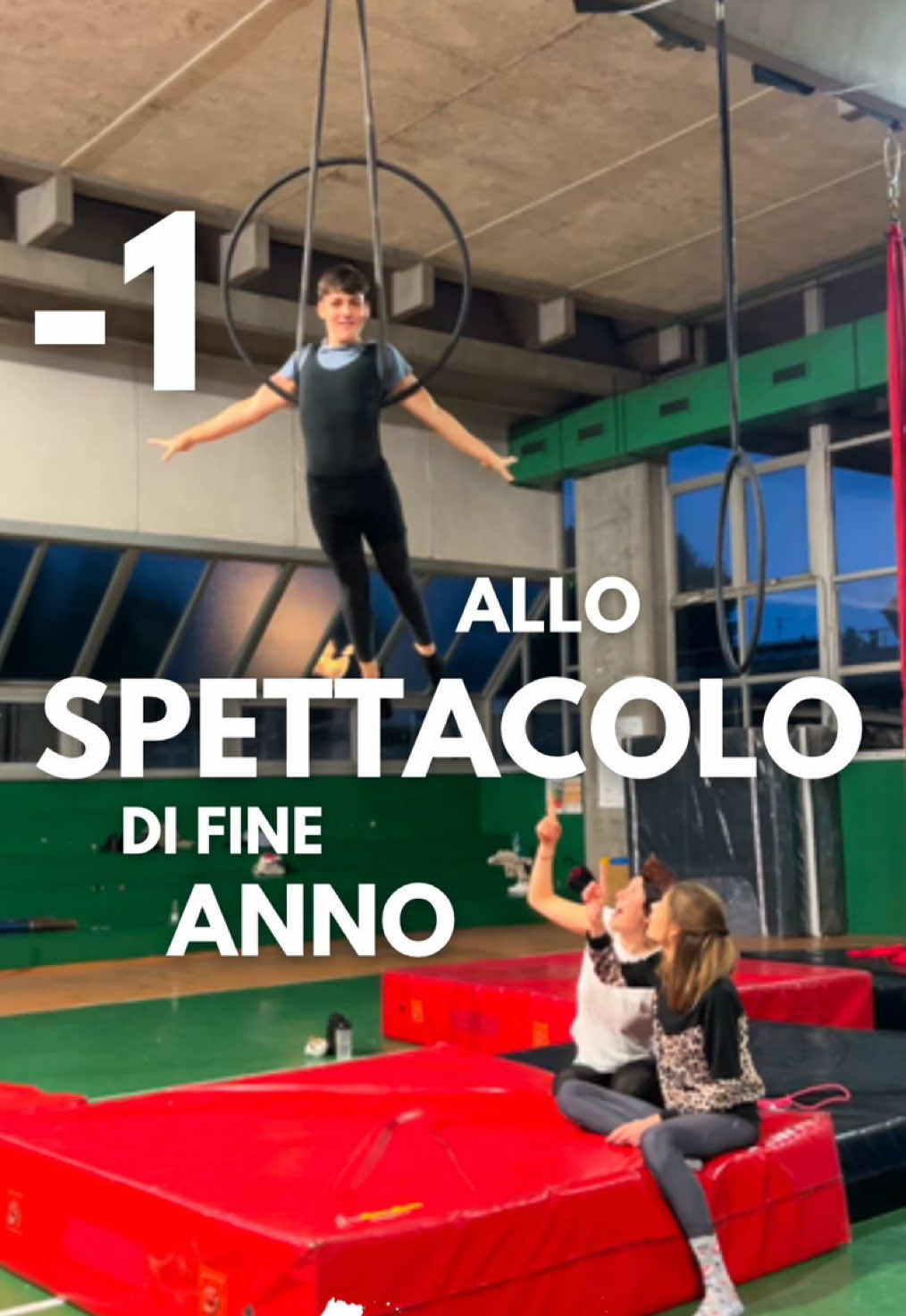 Mancano solo dieci giorni al 1 giugno 🫢❤️ Vi aspettiamo tutti al teatro Petrarca di Arezzo! 👉 ore 17.30 spettacolo “ Cronache Magiche dall’Accademia di Volo” 👉 ore 21.00 spettacolo “ La Danza Degli Oceani” #spettacolodifineanno #danzaaerea #danzaaereaarezzo #contraerea #aereallife #circus #playdistrict #spazicivici 