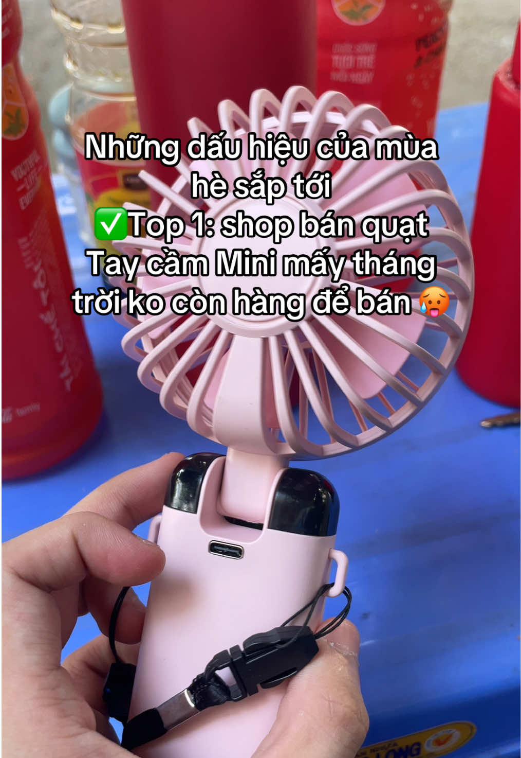Có căn mới săn được em quạt mini cầm tay siêu cute này nha#tiktokshop #quatmini 