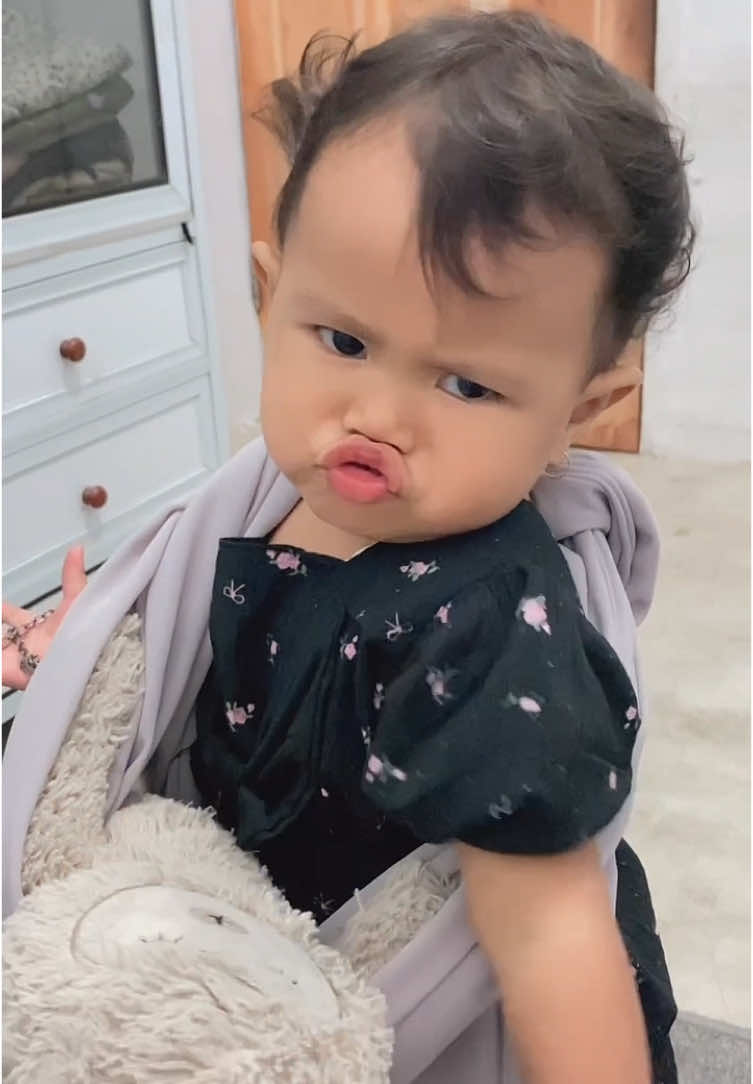 Anak bayi punya bayi 😅 #reels #fyp #nayarazulfahira #putrisadelalubis #anak1tahun #bayi 