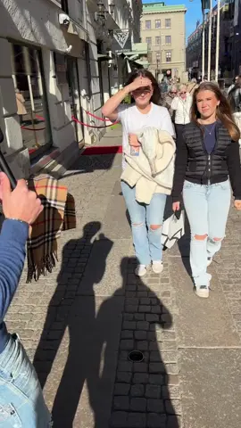Sjukaste någonsin?🤯 Äkta Burberry scarfs för 200kr finns på sicurofashion.com… #sicurofashion #fy #sicuro #foryou #burberry 
