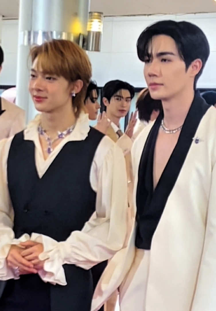 สง่างามเป็นแก้วเป็นแสง เหมาะสมกันมาก✨ #9entertainawards2025xZNN #ZeeNuNew #ZeePruk #NuNew #ซีพฤกษ์ #นุนิวชวรินทร์ #ซีนุนิว 