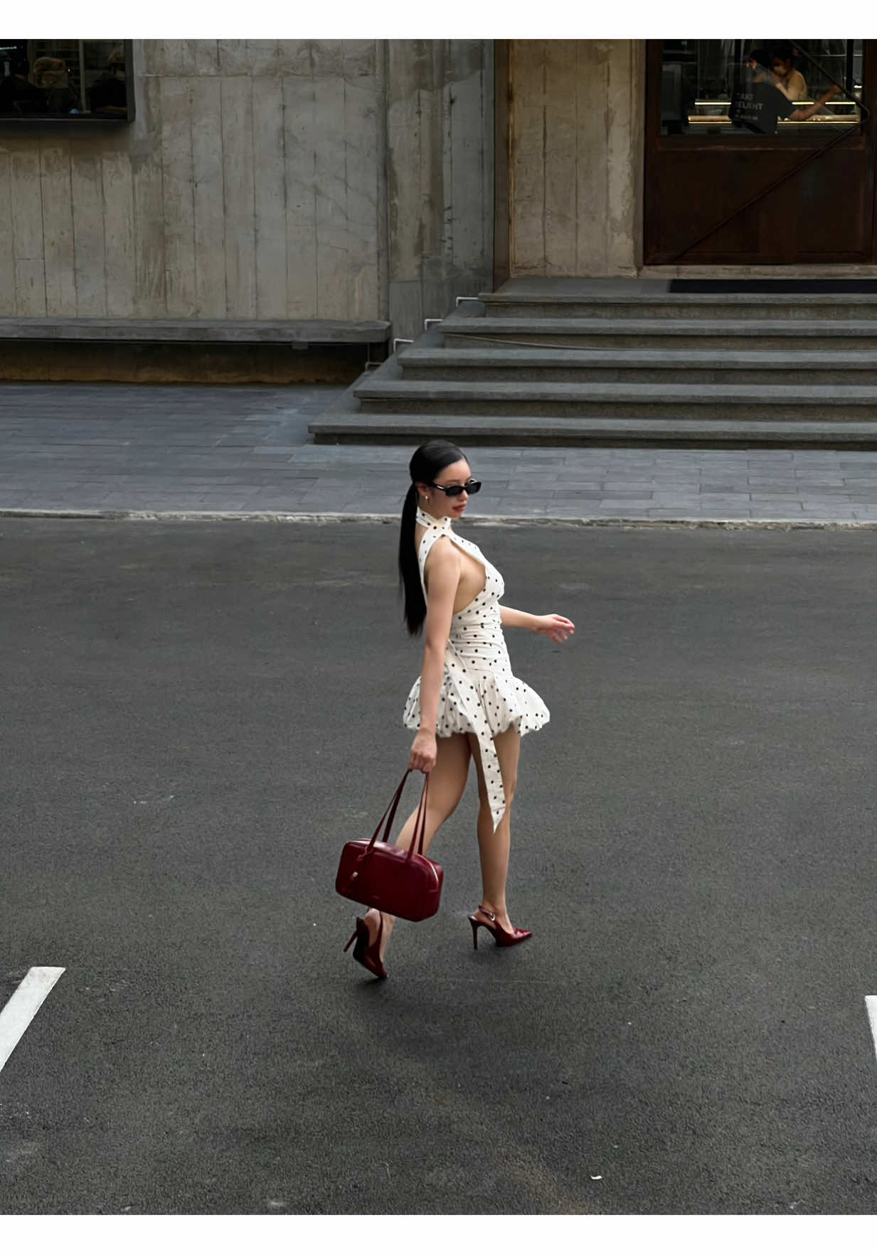 What’s in my Maroon Baguette bag? Just a little chaos and a lot of cute 💃🏻❤️🔑 #baguettebylabella 