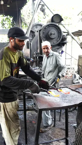 Making of Bike Kick |Metal Cast&Forging Process #MetalCasting #MotorcycleKick #CD70 #BikePartsManufacturing #Metallurgy #ForgingProcess #Engineering #MechanicalEngineering #Workshop #HandmadeParts #CastingProcess #MotorbikeMechanic 