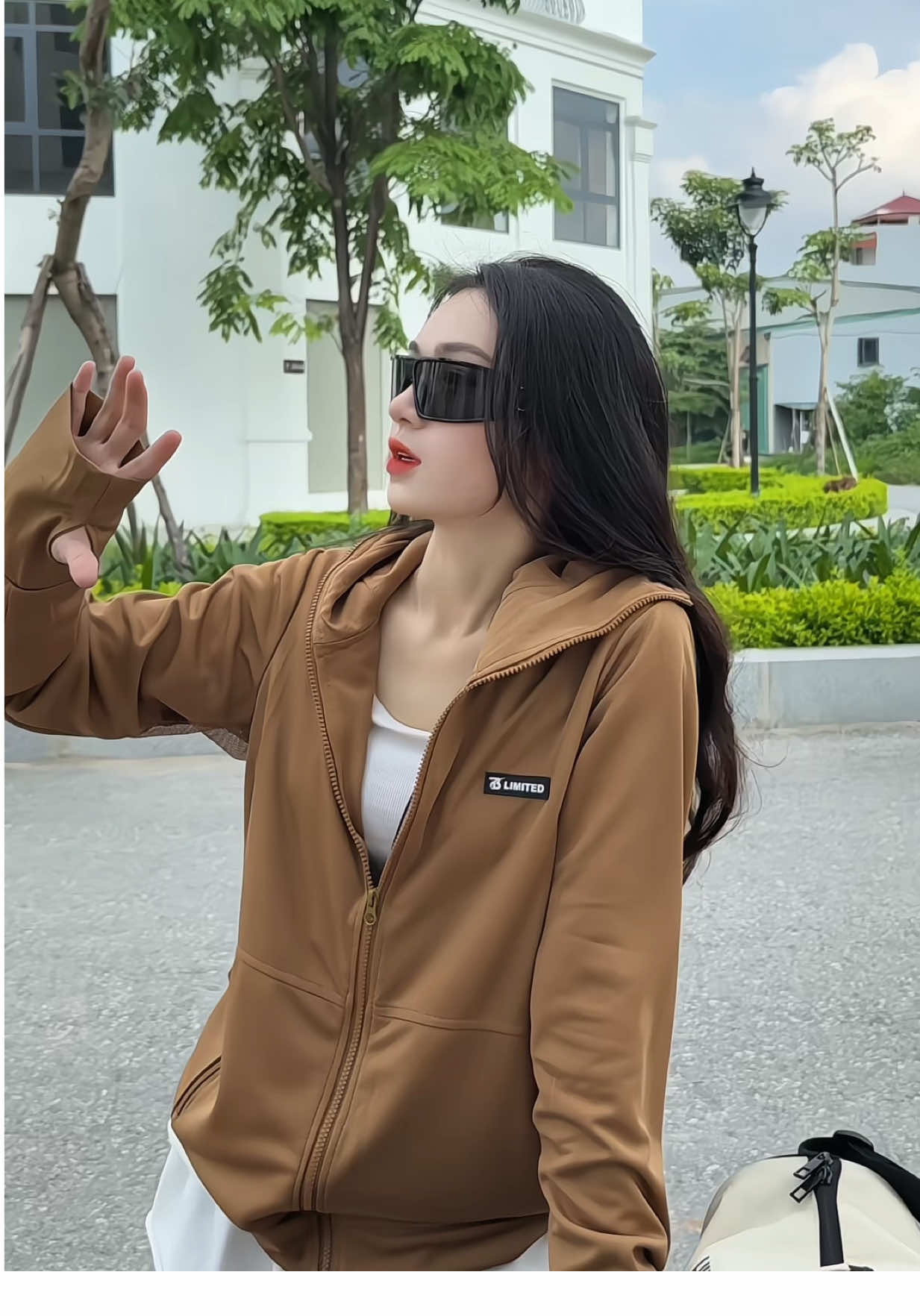 Màu Nâu mới ra mắt đây cả nhà ơi!! #aochongnang2lop #tramtramthattha #aokhoacchongnang 