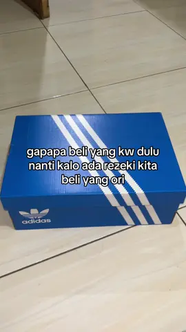 cuman barang kw inimah😌#adidas #fypp #lewatberanda #fouryoupage 