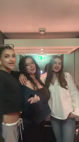 ur fav trio 😜😜 #foryou #trio #hamburg @Jana:) @rana 