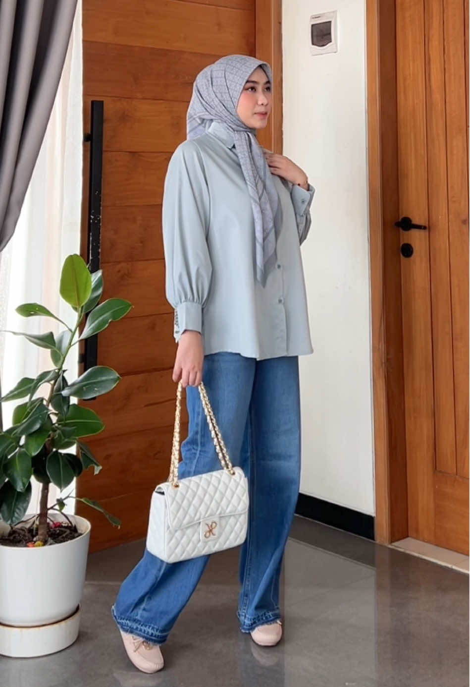 Yakin gamau kalau punya outfit selucuk ini ?🥹😍 #dynclothingline #dynbasic #racuntiktok #fashiontiktok #ootdfashion #trending #atasanwanita #blouse #kemejawanita 