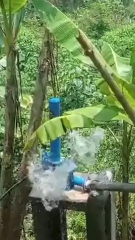 Pompa Air Tanpa Listrik - Teknologi Ramah Lingkungan yang Wajib Kamu Tahu -------- Temukan cara kerja pompa hidram (ram pump), teknologi sederhana namun luar biasa yang bisa mengalirkan air tanpa listrik dan tanpa bahan bakar! Cocok digunakan untuk pertanian, kebun, hingga keperluan rumah tangga di daerah terpencil. Solusi hemat energi dan ramah lingkungan 🌱 Yuk, kenali dan sebarkan teknologi ini! -------- #PompaHidram #TeknologiHijau #RamPump #AirBersih #EnergiTerbarukan #PertanianCerdas #TeknologiSederhana #TanpaListrik #PompaAir #EdukasiLingkungan #SolusiAir #TeknologiDesa #PompaGratis #ZeroEmisi #PertanianModern #WaterTechnology #EcoFriendlyTech #SustainableLiving #RamahLingkungan