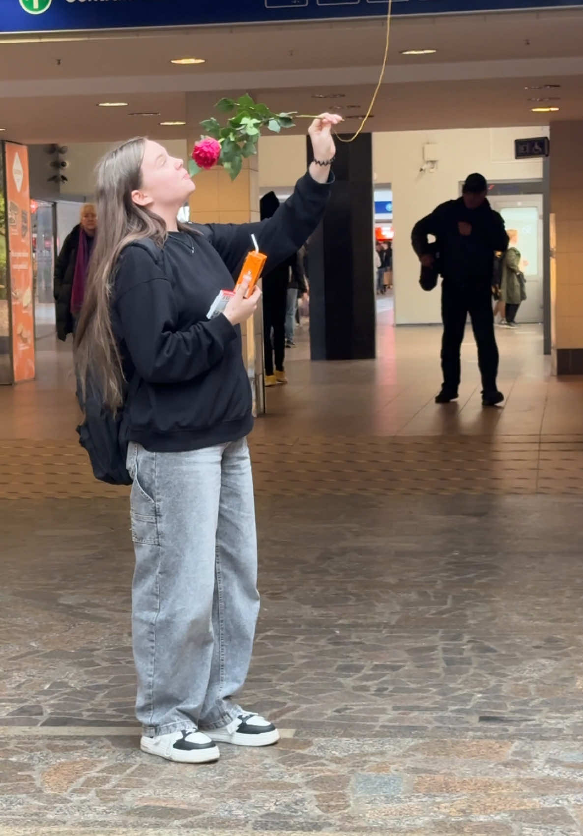 Small gesture, big smile 🌷 