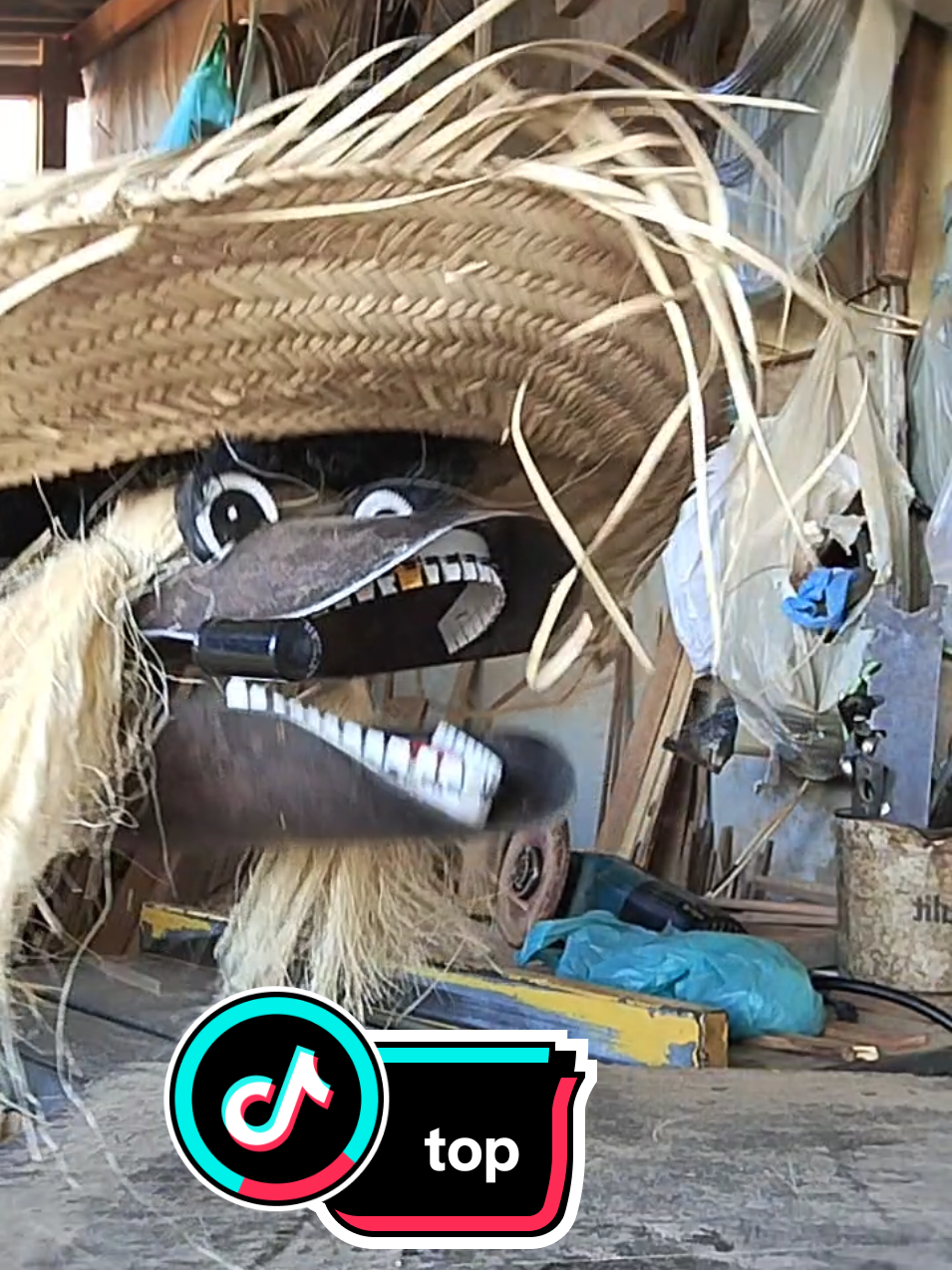 ferramenta que canta #dublagem #cavadeira 