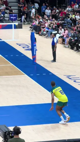 Not on Flavio’s watch! #vnl #vnl2024 #volleyballnationsleague2024 #fivbvnl #fivbvnl2024 #fivb #fivbvolleyball #volleyball #volleyballworld #brazil🇧🇷 #brasil #france🇫🇷 #france #voleibol #flavio 