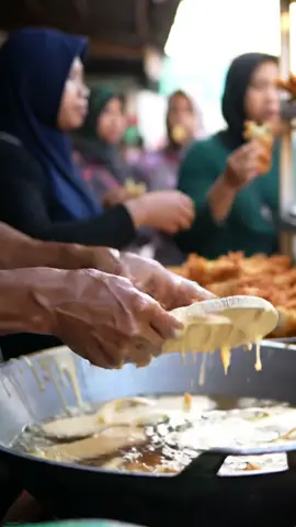 sandal jepit goreng viral #sandaljepit #gorenganviral #hiburan #hiburansemata #hiburantiktok #trend #trending 