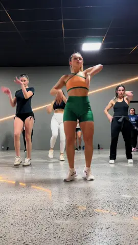 Minha favorita do momento ❤️  . . #dance #Fitness #fitdance #coreografia #danca #dancatiktok #gloriagroove #girldance #viral #trend #gymotivation #danca 