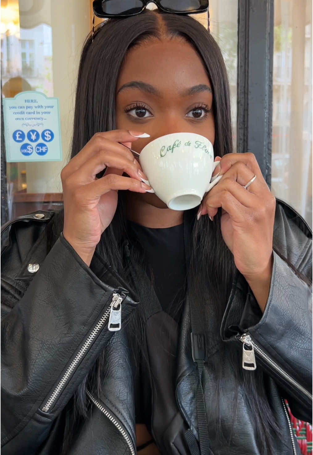 Trying the most iconic hot chocolate in all of Paris  #cafedeflore #minivlog 