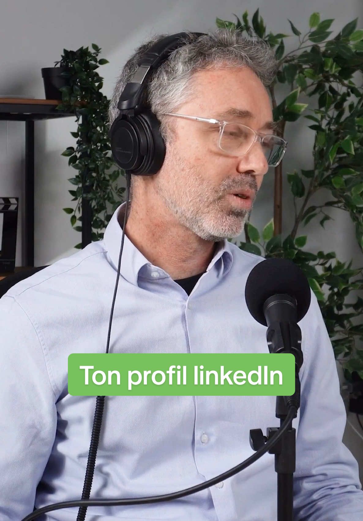 Ton profil LinkedIn dort ? Il est temps de le réveiller 💻⚡ T’as LinkedIn ? Mets un 🔗 en commentaire si tu veux une review de profil ! #linkedin #viral #jobup #fyp #fy