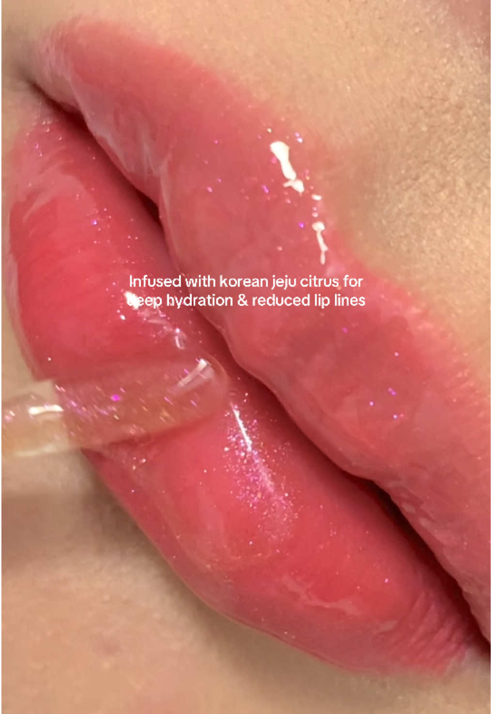 The type of lippie that i want! juicyyy 🎀 nawawala mga liplines or cracks sa lips pag eto gamit very hydrating 💖 #lippie #lipgloss #jmcy #jmcyph #jmcylipstick #jmcy3in1glowup #jmcy3in1lipstick #lipstain #lipstick #makeup #affordablemakeup #issyhydragloss #makeuprecomendation #makeuprecommendations #tiktokhaul #tiktokfinds #tiktokbudol #musthave #bestpurchase #fyp #foryou #fypage #foryoupage #pinklips #poutylips #plumplips #plumplipgloss #shinylips #matte #mattelipstock #budgetfriendly #afforfablemakeup #studentfriendlymakeup 