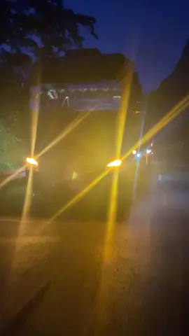 cảnh quen thuộc mùa này🙄🙄                  #cuakhauchalo🇱🇦🇻🇳 