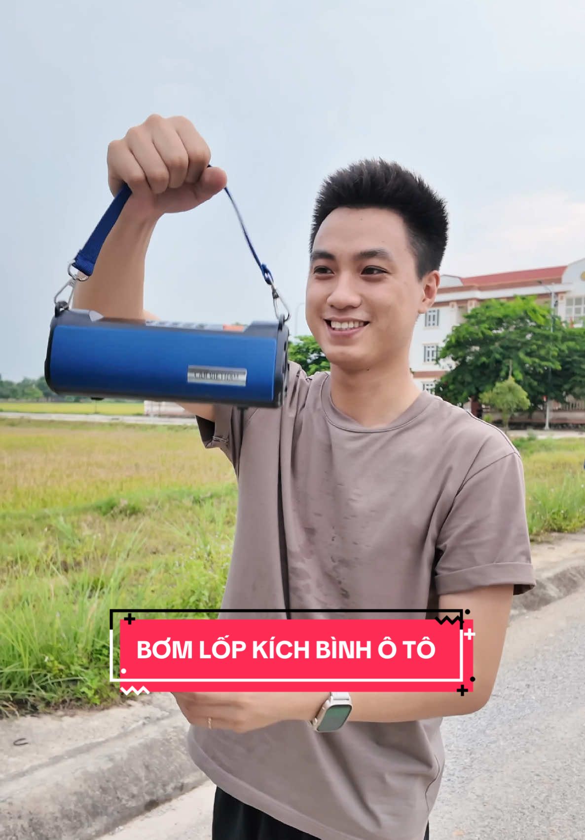Bơm lốp kích bình 4 trong 1 tiện lợi #LearnOnTikTok #tonychung 
