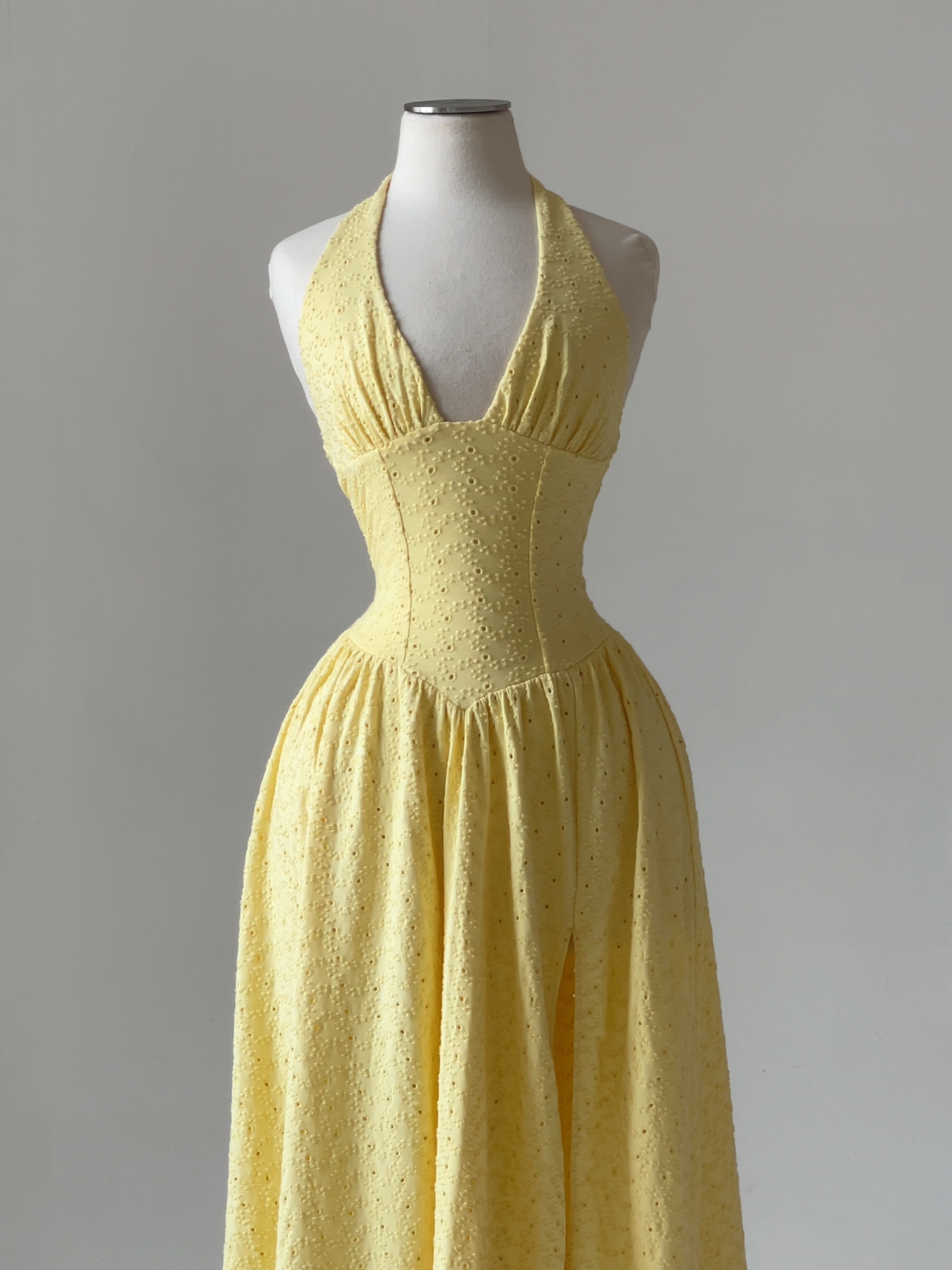 The colour of the season... Our Farrah dress in Lemon Yellow 🍋 #ohpolly #ohpollydress #outfitinspo #summerdress #spring #sundress #yellow #lemonyellow